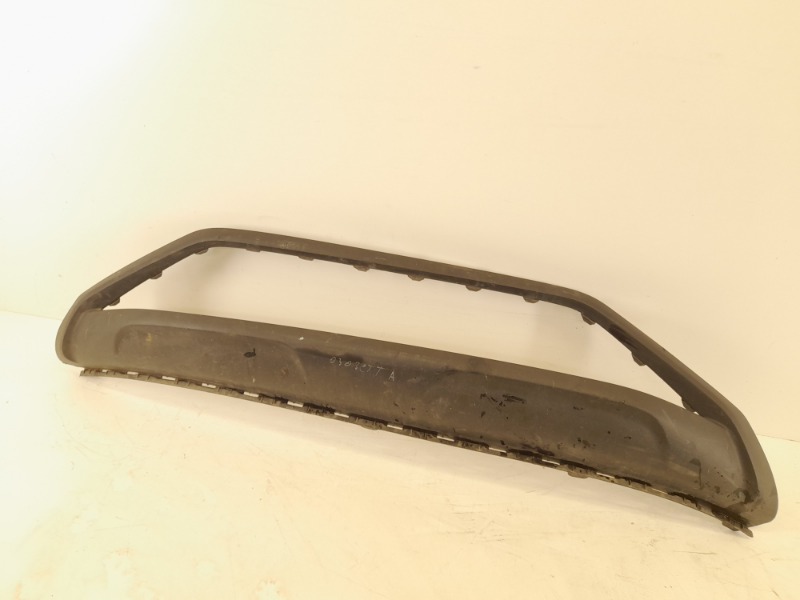 Накладка переднего бампера