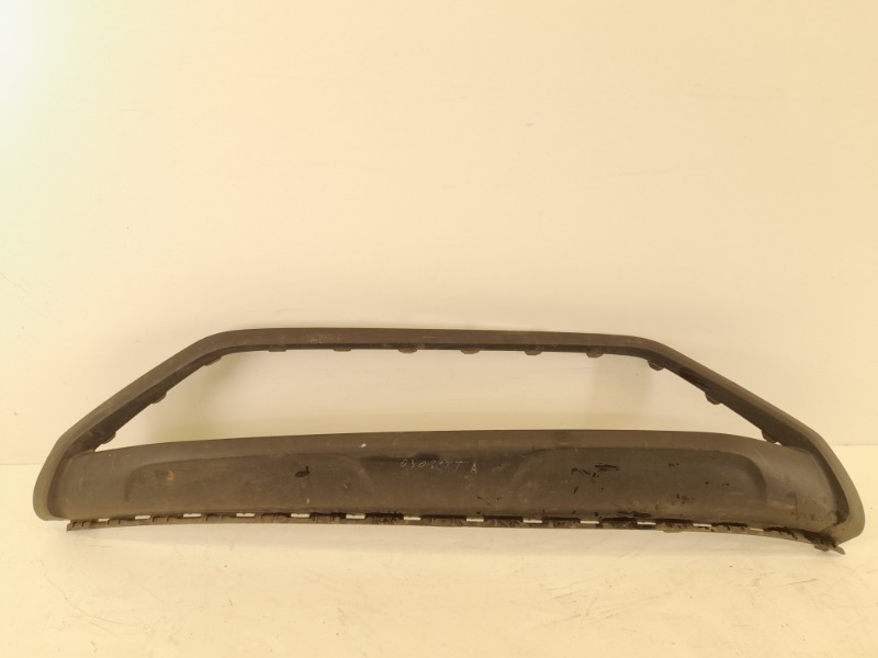 Накладка переднего бампера