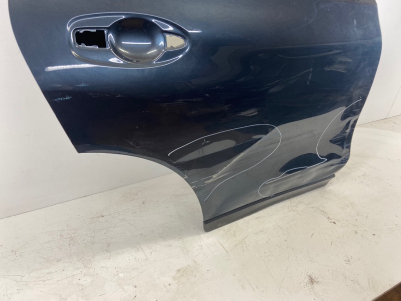 Дверь задняя правая