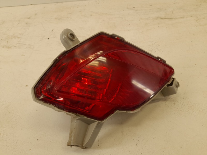 Фара противотуманная левая