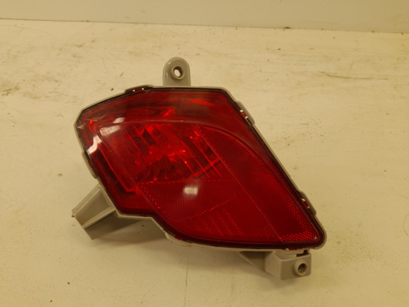 Фара противотуманная левая