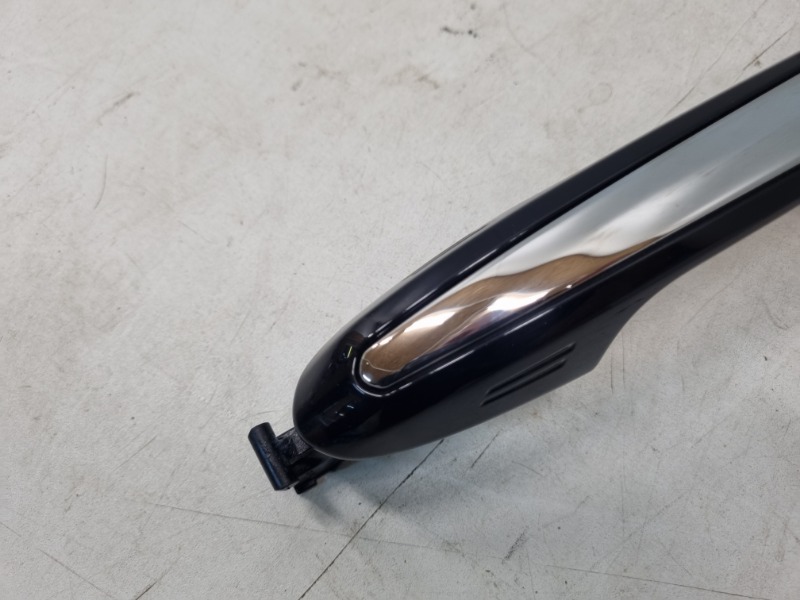 Ручка двери передней наружная левая