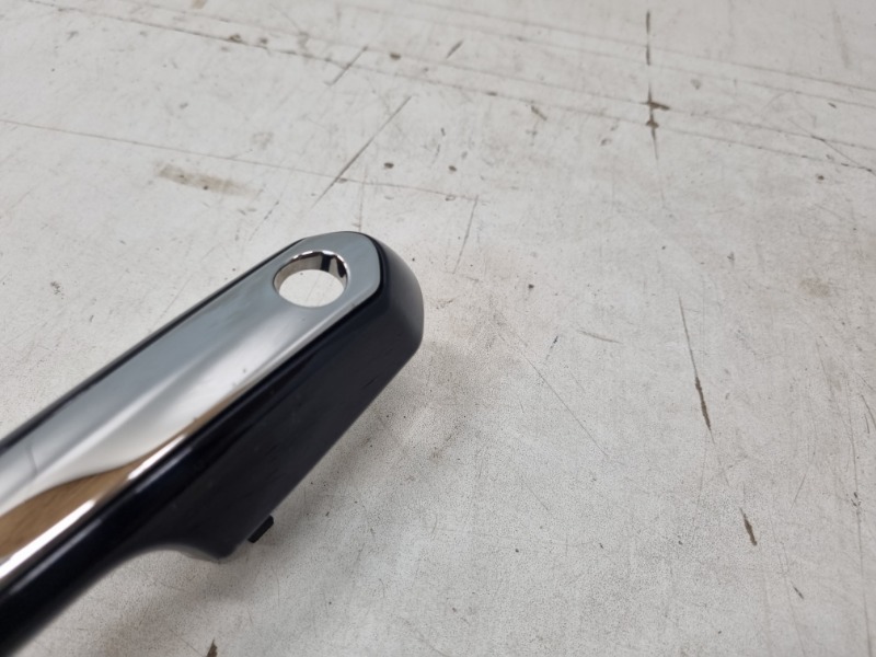 Ручка двери передней наружная левая