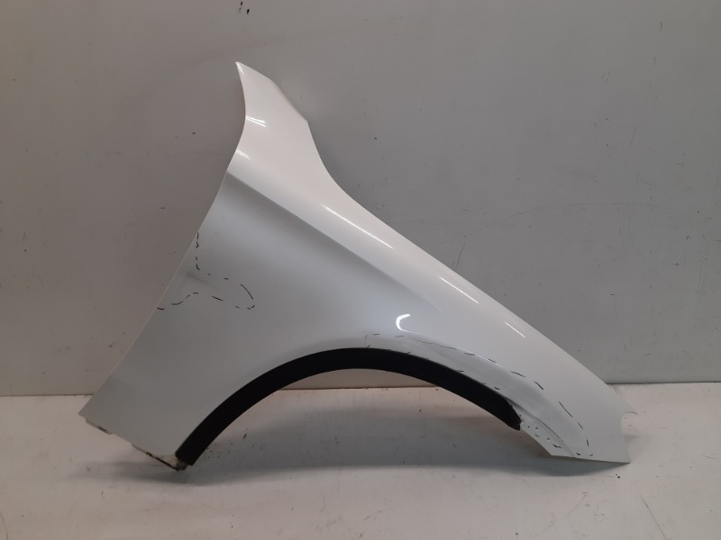 Крыло переднее правое