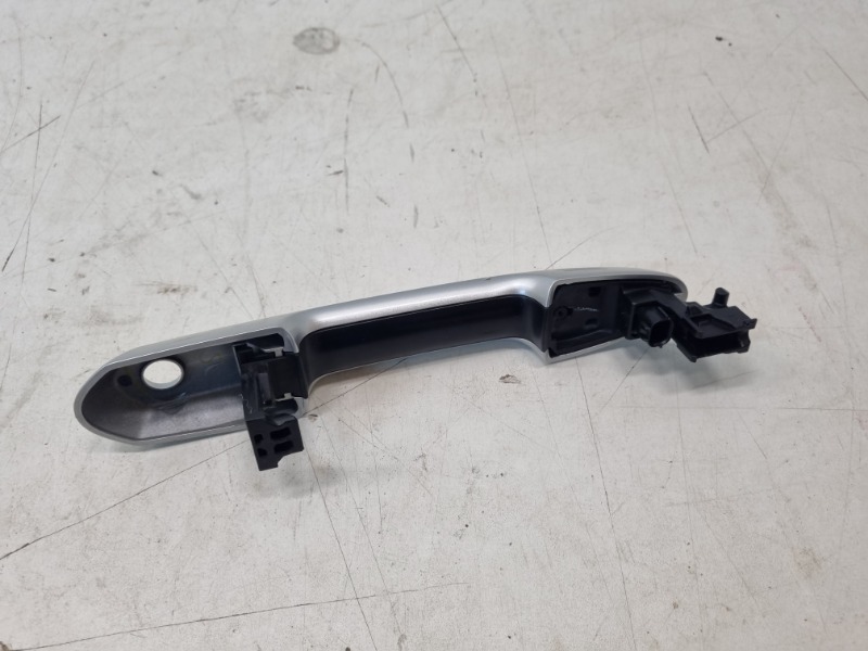 Ручка двери передней наружная левая