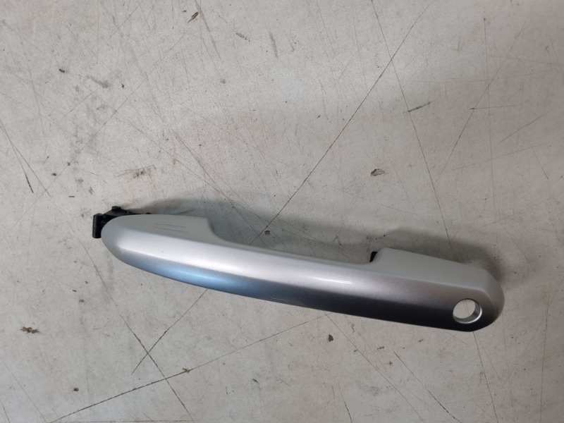 Ручка двери передней наружная левая