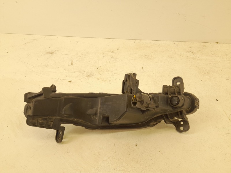 Фара противотуманная правая