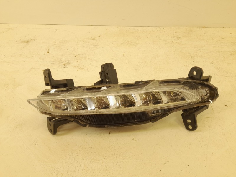 Фара противотуманная правая