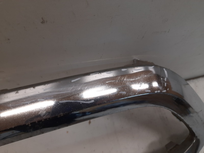 Накладка переднего бампера