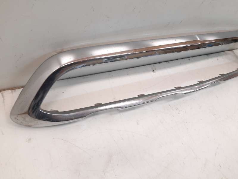 Накладка переднего бампера