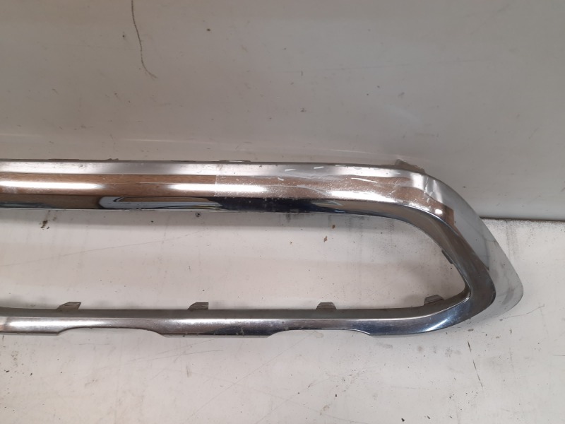 Накладка переднего бампера