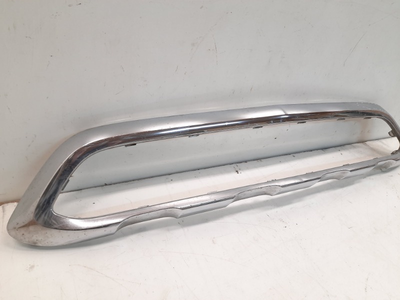 Накладка переднего бампера