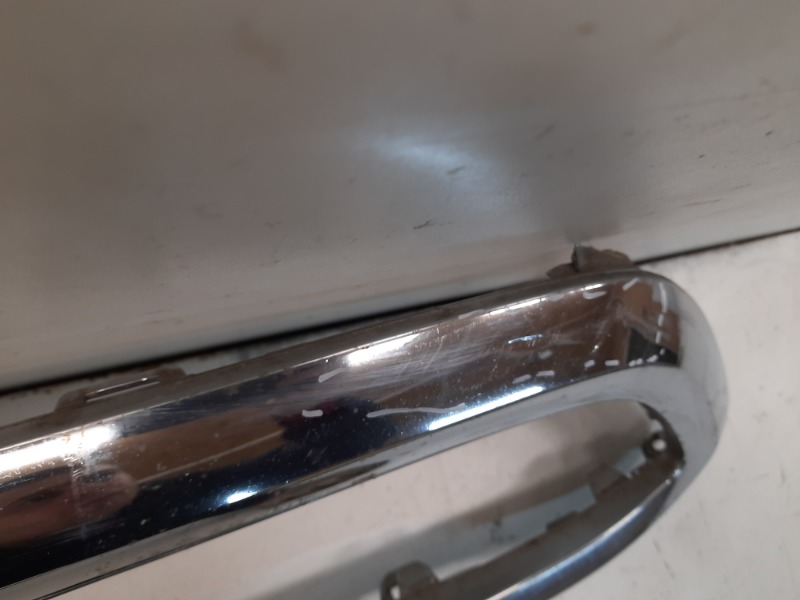 Накладка переднего бампера