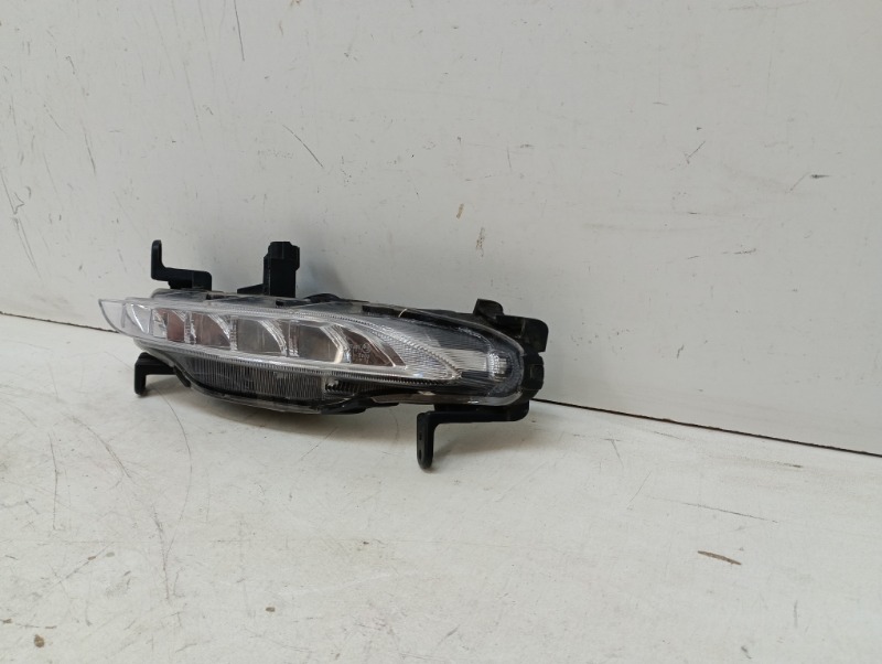 Фара противотуманная правая