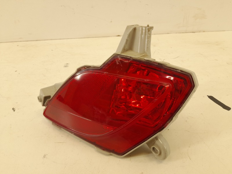 Фара противотуманная левая