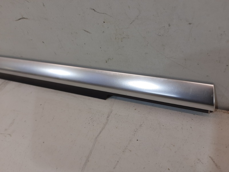 Молдинг двери