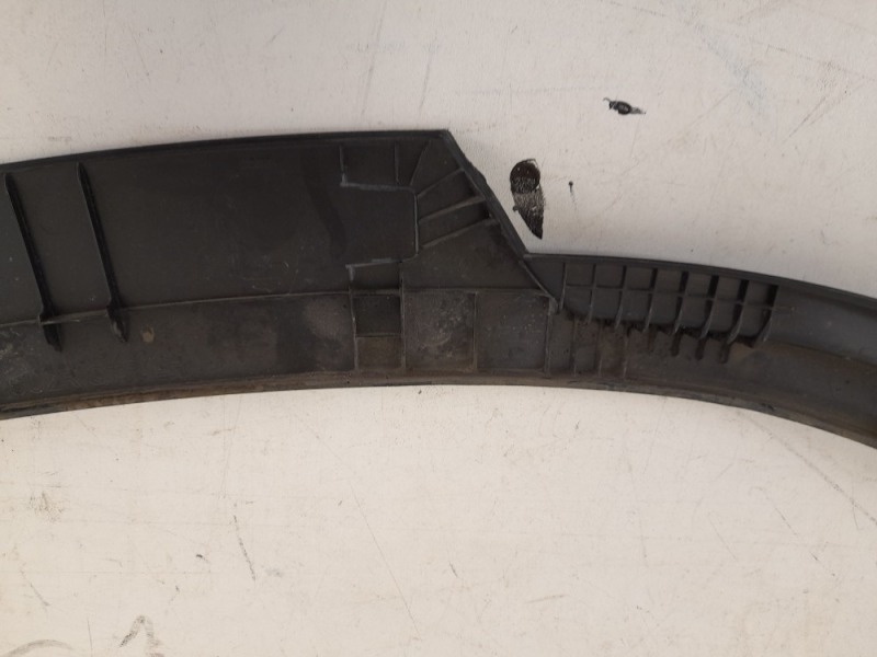 Накладка заднего крыла левого