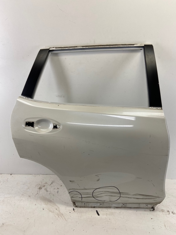 Дверь задняя правая