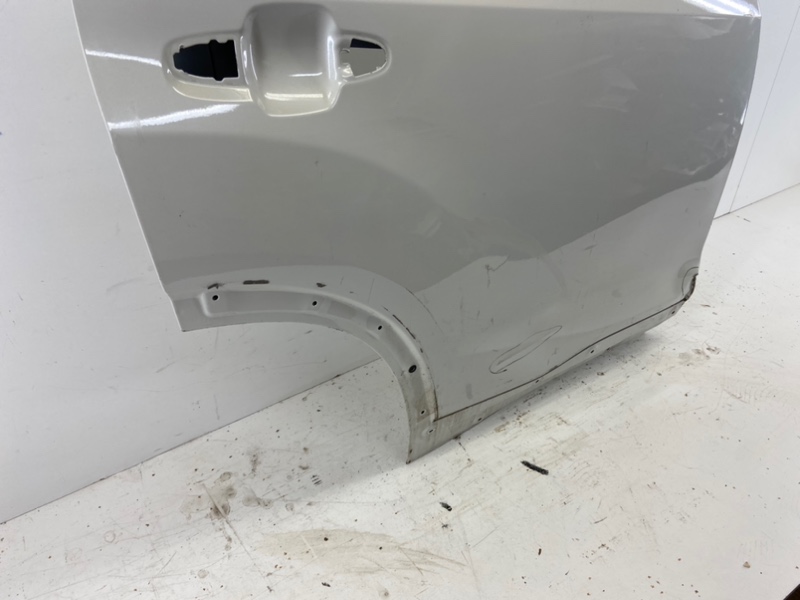 Дверь задняя правая