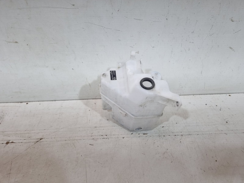 Бачок омывателя лобового стекла