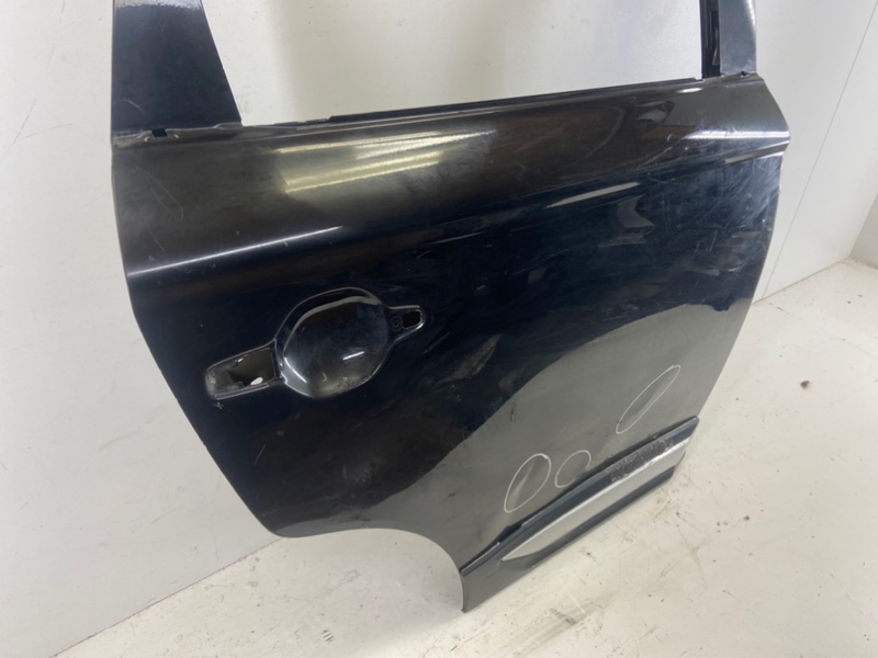 Дверь задняя правая