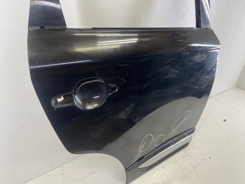 Дверь задняя правая