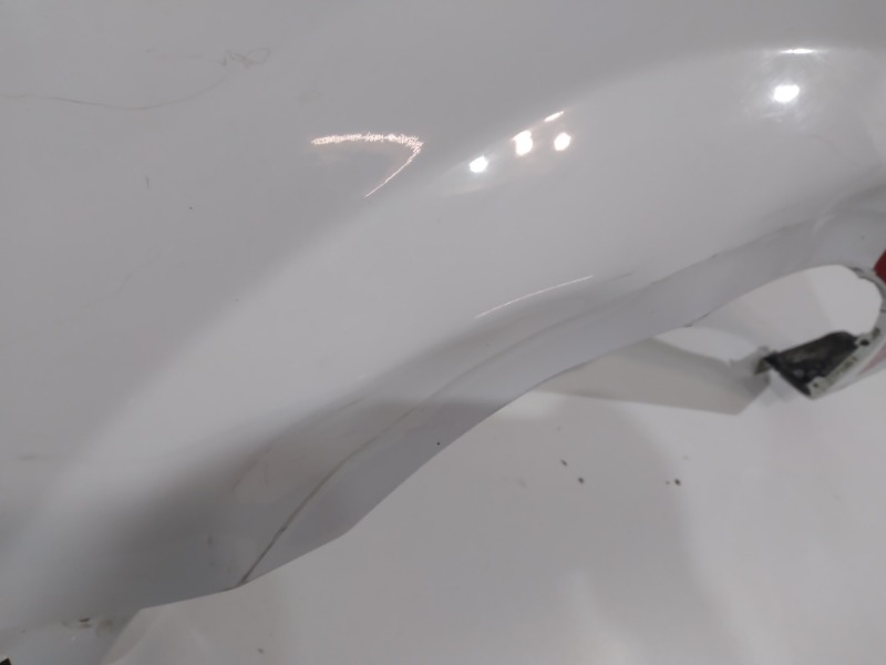 Крыло переднее левое