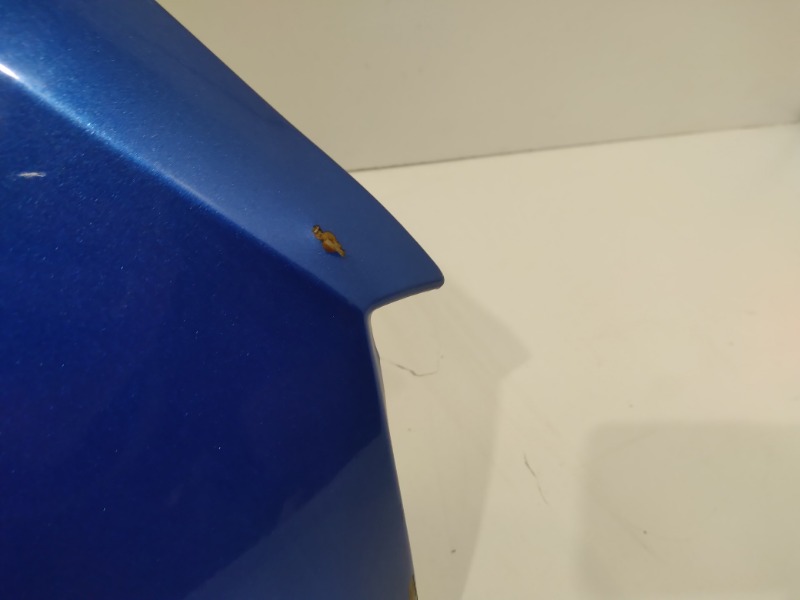 Крыло переднее правое