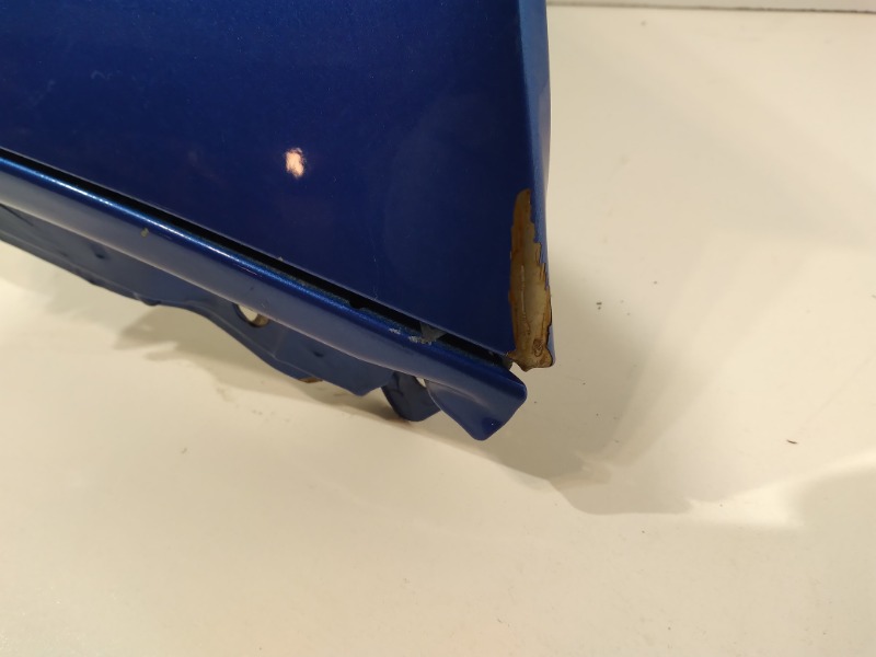 Крыло переднее правое