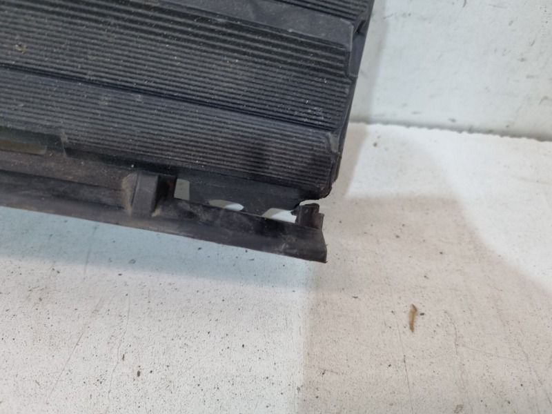 Решетка в бампер правая