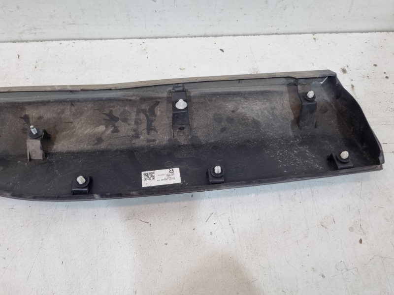 Накладка двери задней правой