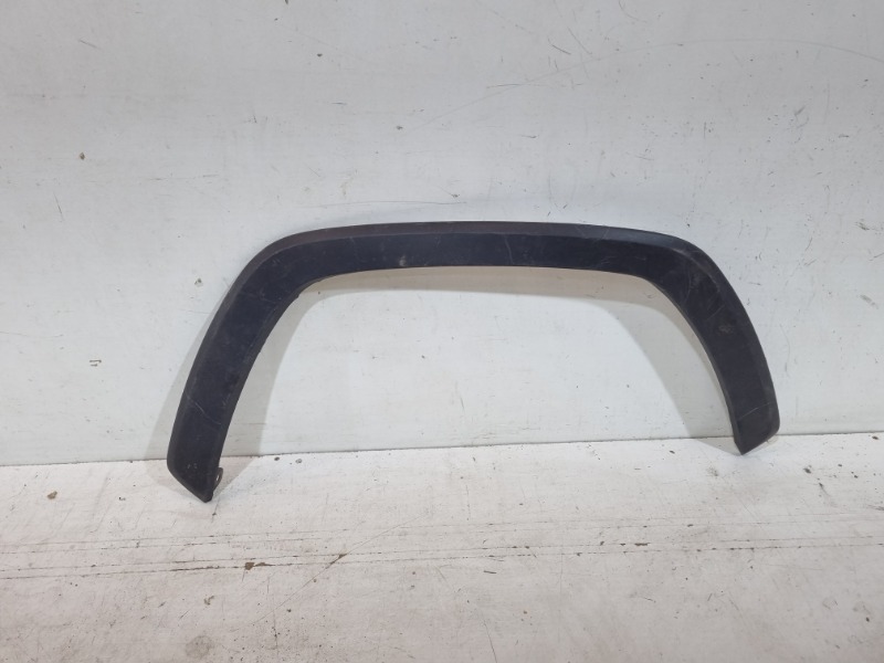 Накладка переднего крыла правого