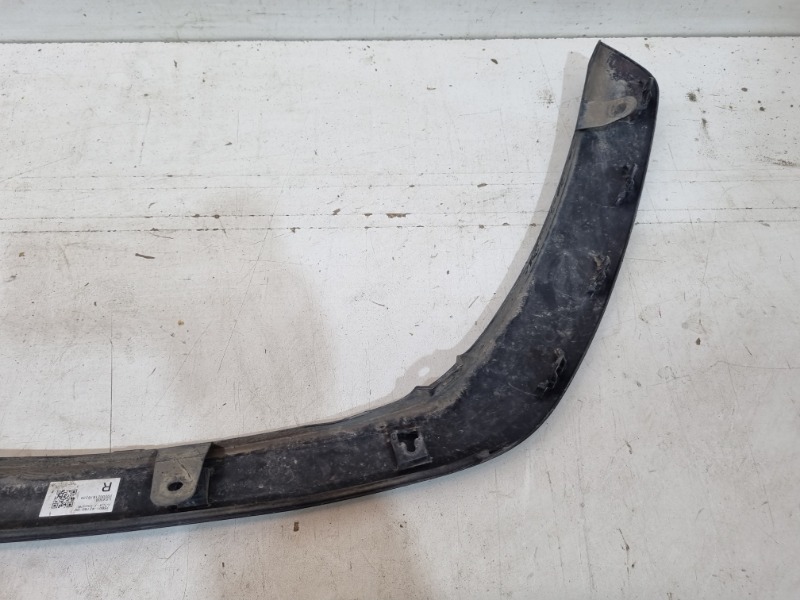 Накладка переднего крыла правого