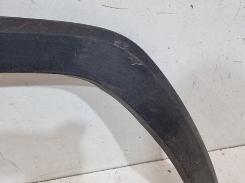 Накладка переднего крыла правого