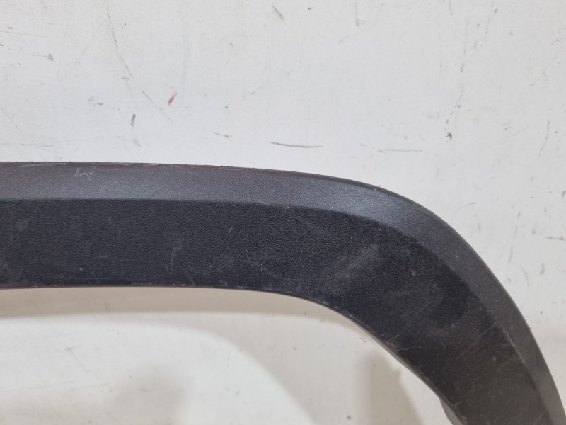 Накладка переднего крыла правого