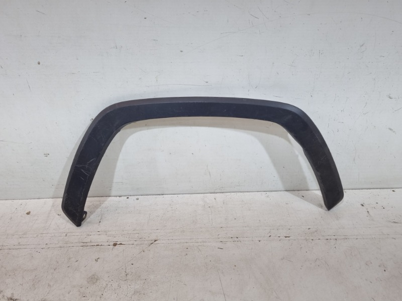 Накладка переднего крыла правого