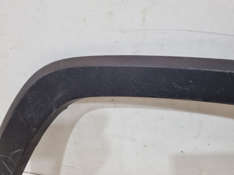 Накладка переднего крыла правого