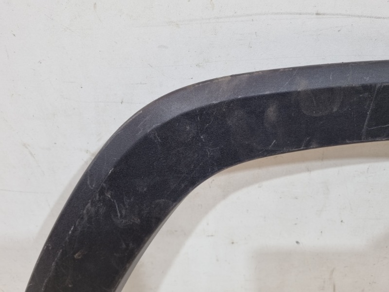 Накладка переднего крыла правого