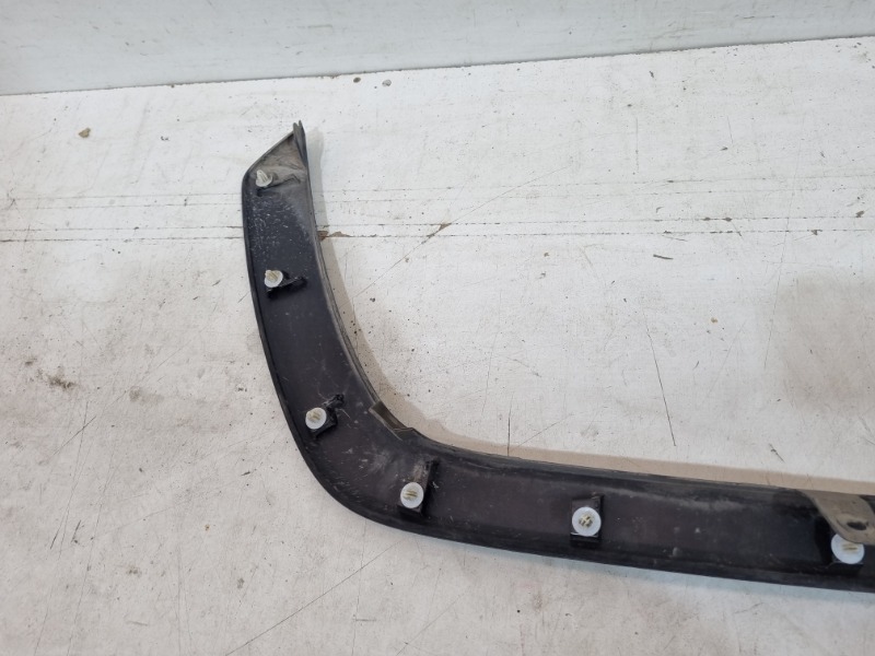 Накладка переднего крыла правого