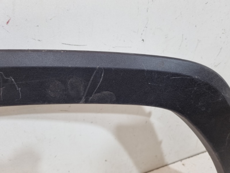 Накладка переднего крыла правого