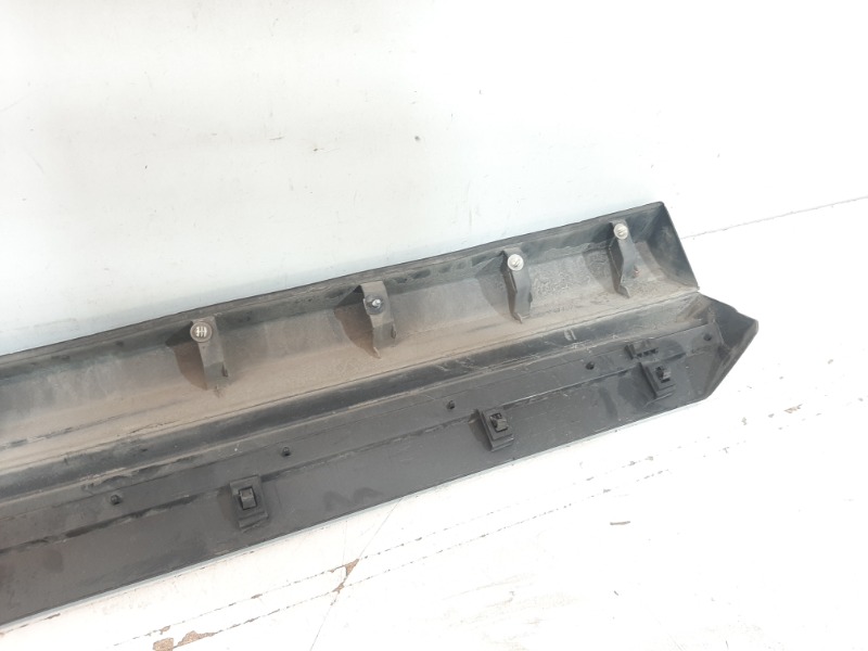 Накладка двери передней правой