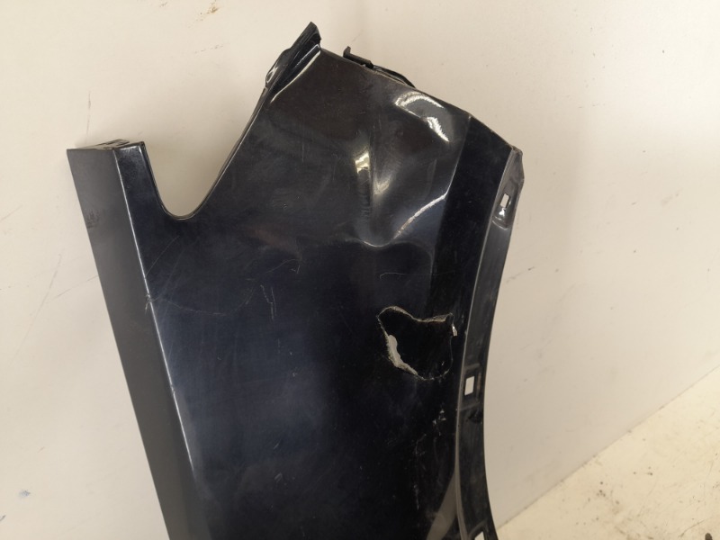 Крыло переднее правое