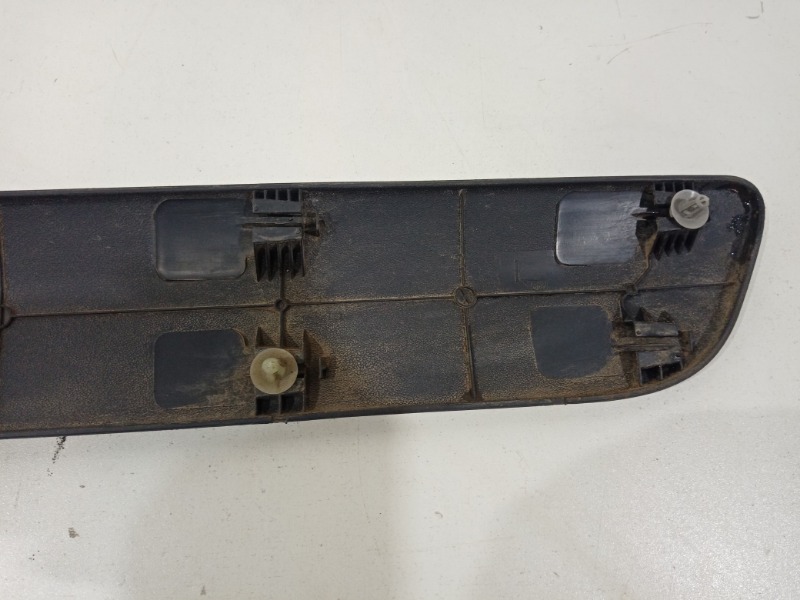 Накладка двери задней правой