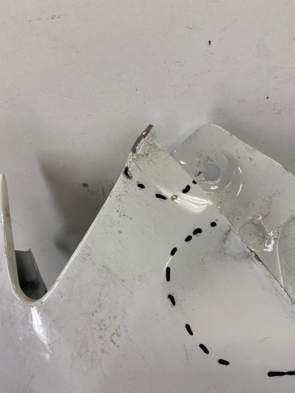 Крыло переднее правое