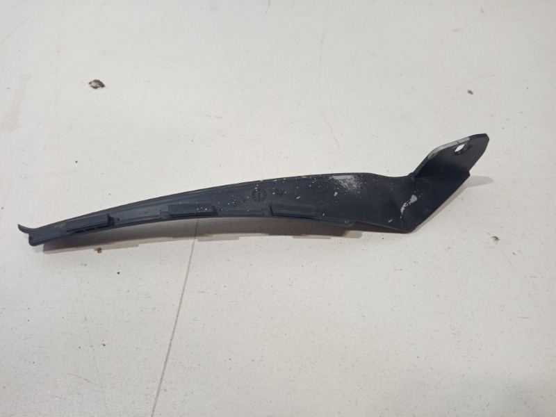 Накладка двери передней левой