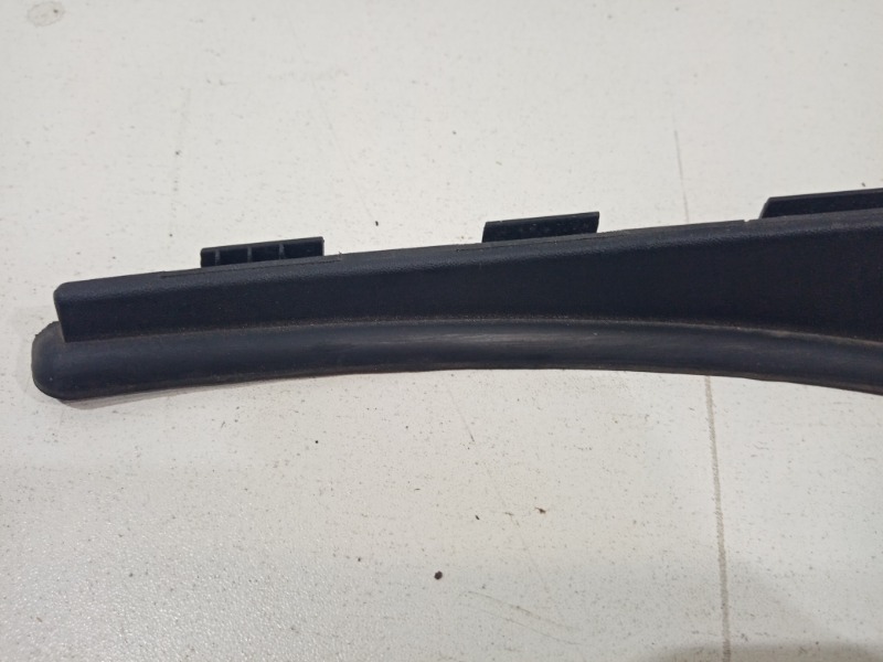 Накладка двери передней левой