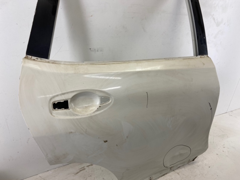 Дверь задняя правая