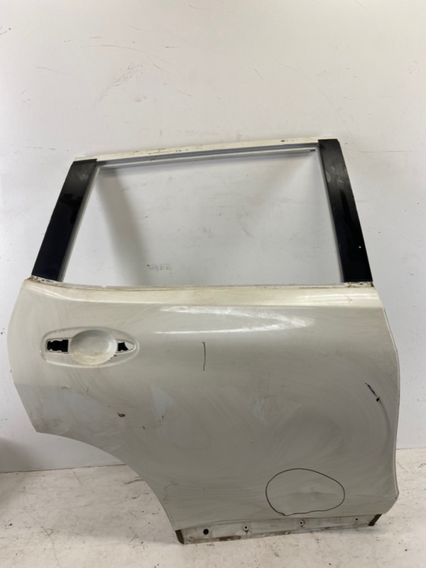 Дверь задняя правая