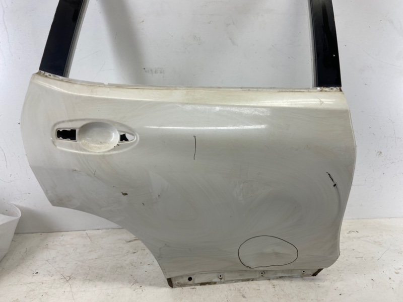 Дверь задняя правая