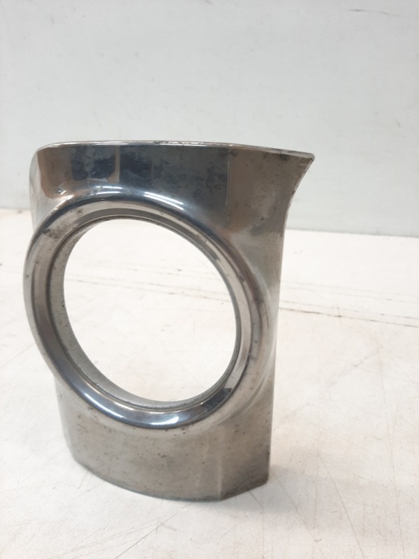 Рамка противотуманной фары правой